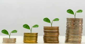 積みあがったコイン